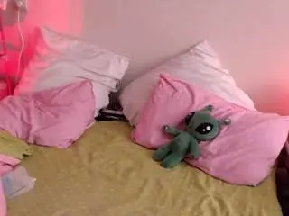 Katiemelone  live sex cam