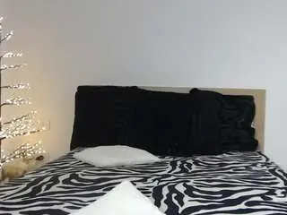 Layla18a  live sex cam