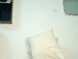 Monikayiyi  live sex cam