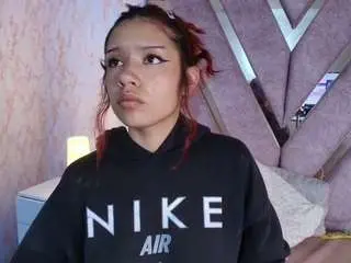 Red-pandaa  live sex cam