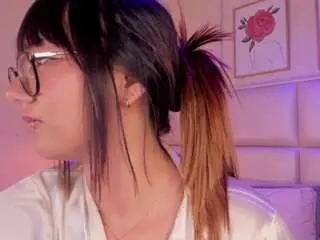 Eva-beluccii  live sex cam