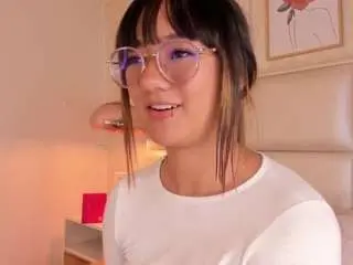 Eva-beluccii  live sex cam