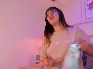 Eva-beluccii  live sex cam