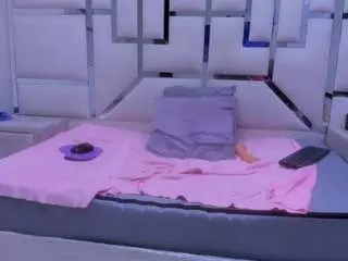 Ivyaura69  live sex cam