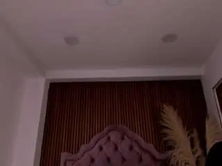 Vaiolet-hot  live sex cam