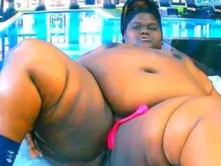 Ebonyhotbuns  live sex cam