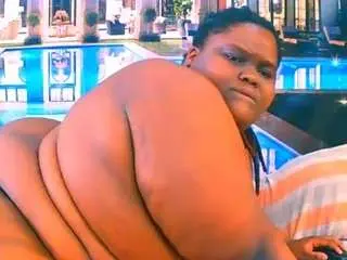 Ebonyhotbuns  live sex cam