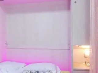 Hollyadamss  live sex cam