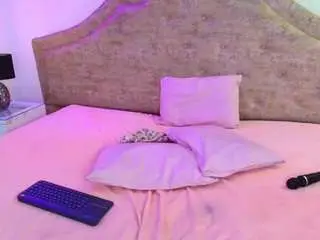 Hottiepink02  live sex cam