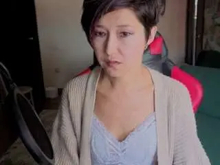 Leylla13  live sex cam
