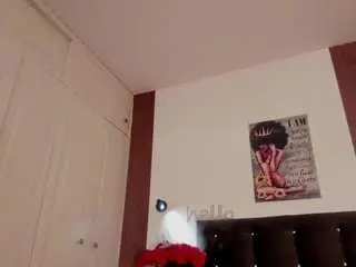 Reinalove2  live sex cam