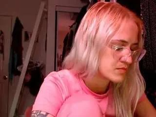 Softest-girl  live sex cam