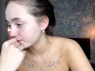 Trinasmathers  live sex cam