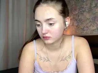 Trinasmathers  live sex cam