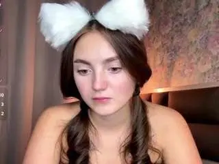 Trinasmathers  live sex cam