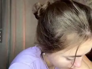 Trinasmathers  live sex cam