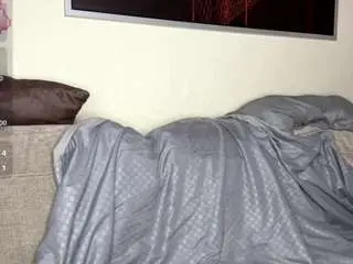 Trinasmathers  live sex cam