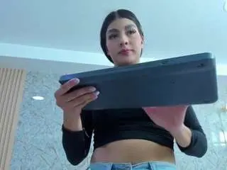 Antonella-west  live sex cam