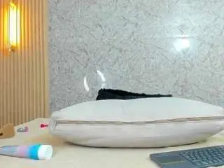Antonella-west  live sex cam