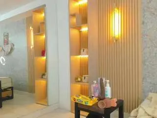 Antonella-west  live sex cam