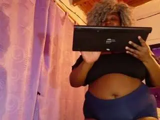 Black-pussydoll  live sex cam