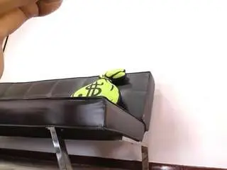 Cocksuckingslut  live sex cam