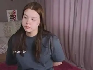 Honey-alinne  live sex cam