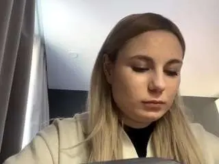 Indirastorm  live sex cam