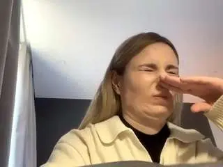 Indirastorm  live sex cam