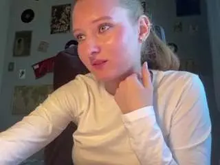 Kyleeleash  live sex cam