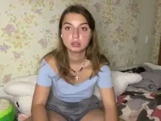 Lucilekreitzer  live sex cam