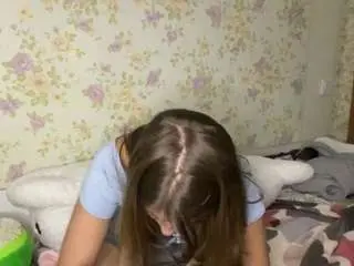 Lucilekreitzer  live sex cam