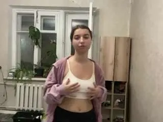Lucilekreitzer  live sex cam