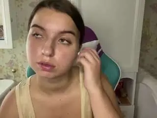 Lucilekreitzer  live sex cam