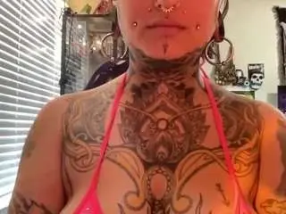 Midnightmedli  live sex cam