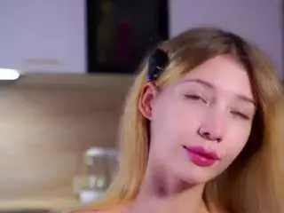 Maebrowning  live sex cam