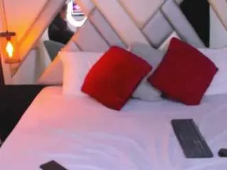 Nina-passionf  live sex cam