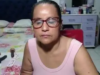 Samy-mature  live sex cam