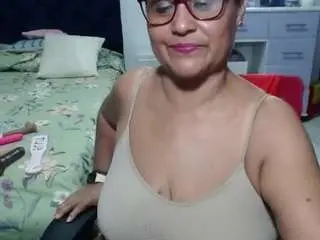 Samy-mature  live sex cam