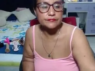 Samy-mature  live sex cam