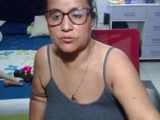 Samy-mature  live sex cam