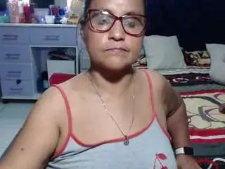 Samy-mature  live sex cam