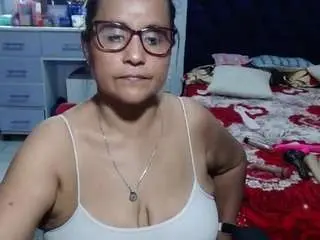 Samy-mature  live sex cam