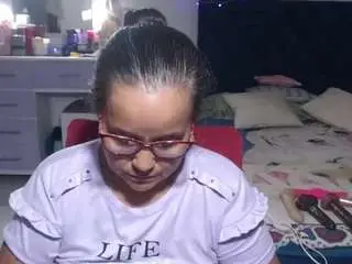 Samy-mature  live sex cam