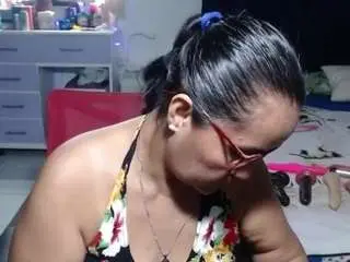 Samy-mature  live sex cam