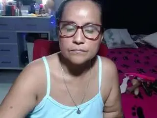 Samy-mature  live sex cam