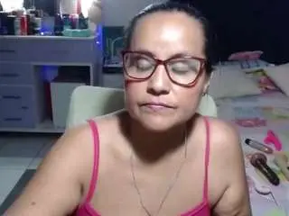 Samy-mature  live sex cam