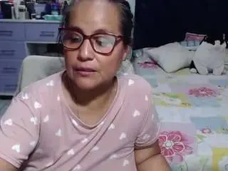 Samy-mature  live sex cam
