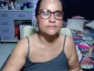 Samy-mature  live sex cam