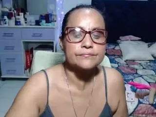 Samy-mature  live sex cam